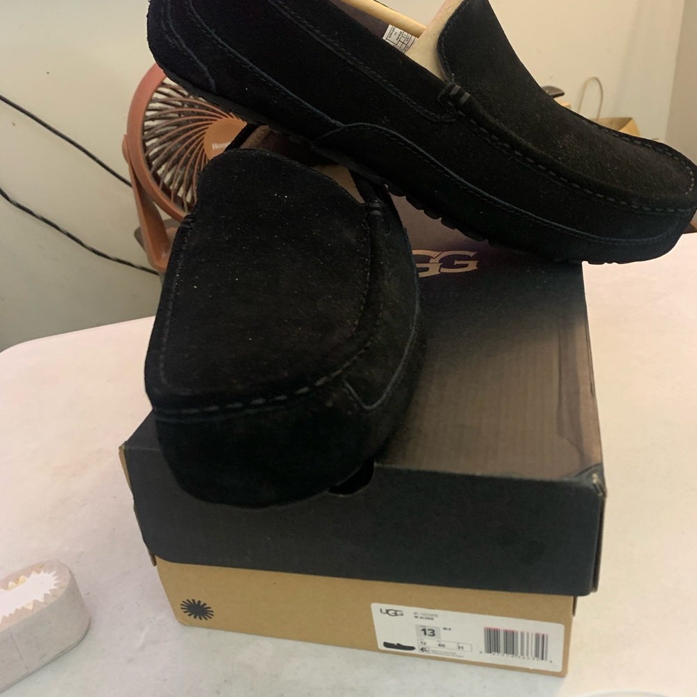 NIB Men’s UGG Black Slip-On Loafers